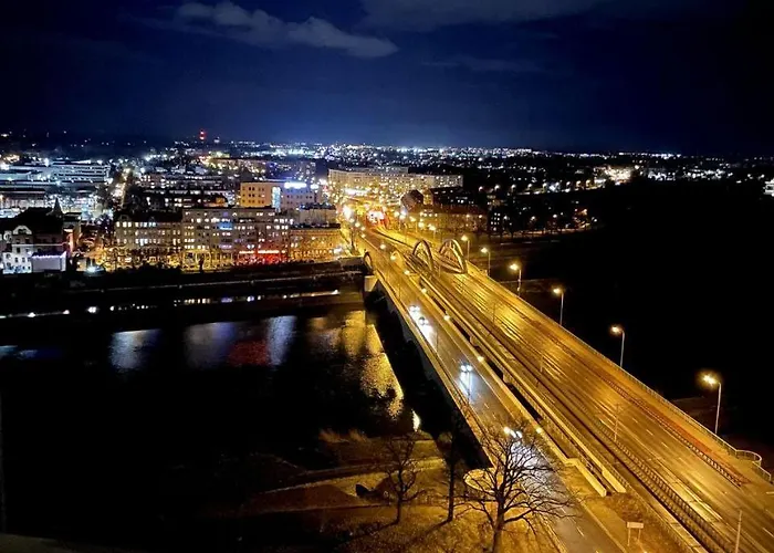 17th Floor With River View Panorama شقة فروتسواف